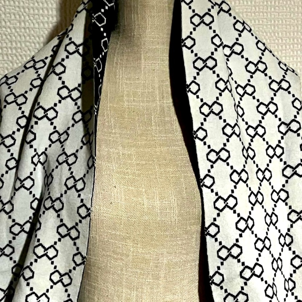 Reversible Shaw with sleeves.